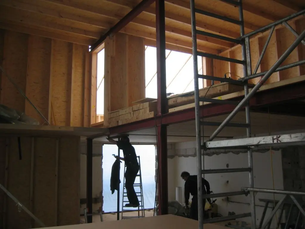 Trockenbauarbeiten Innenausbau - Präzise Handwerksarbeit im Wohnraum